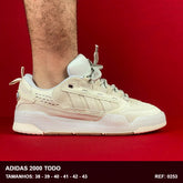 TENIS ADIDAS 2000 - TODO BEGE