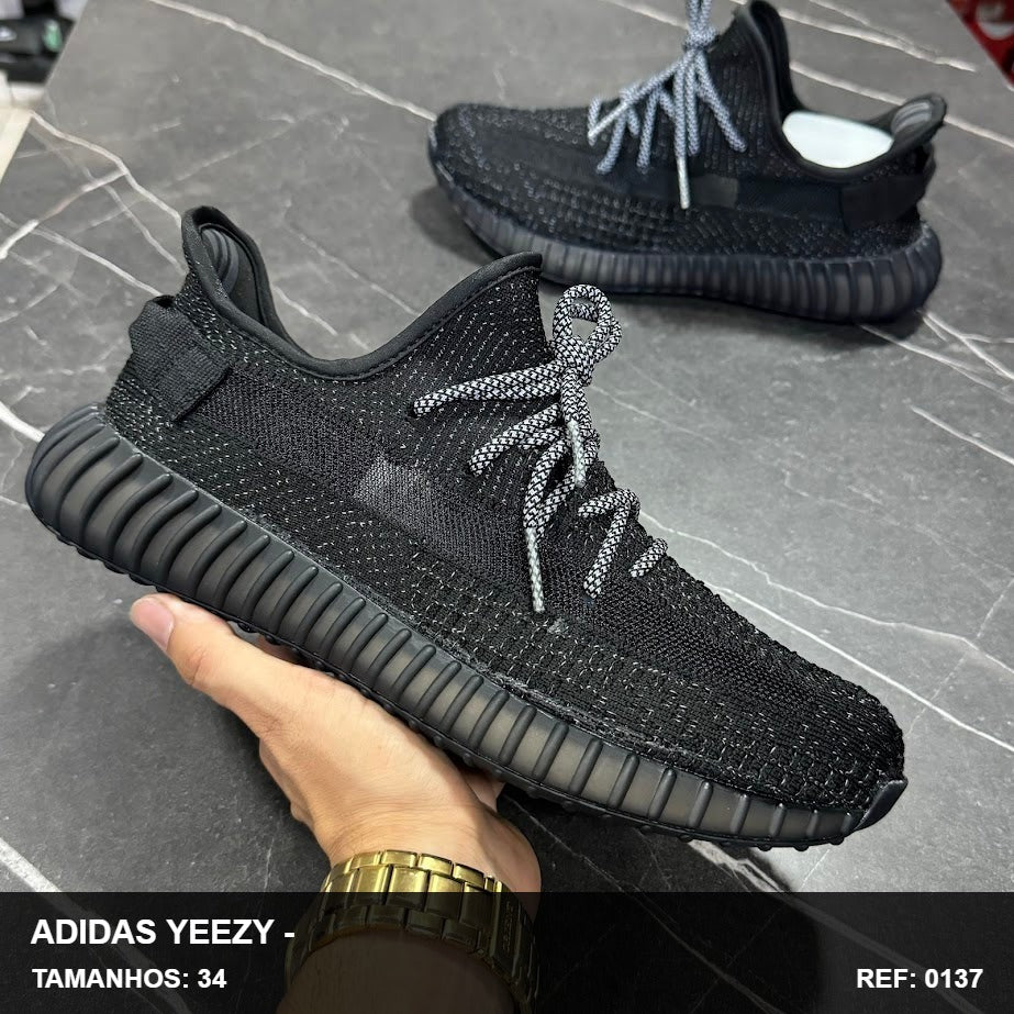 TENIS ADIDAS YEEZY - PRETO