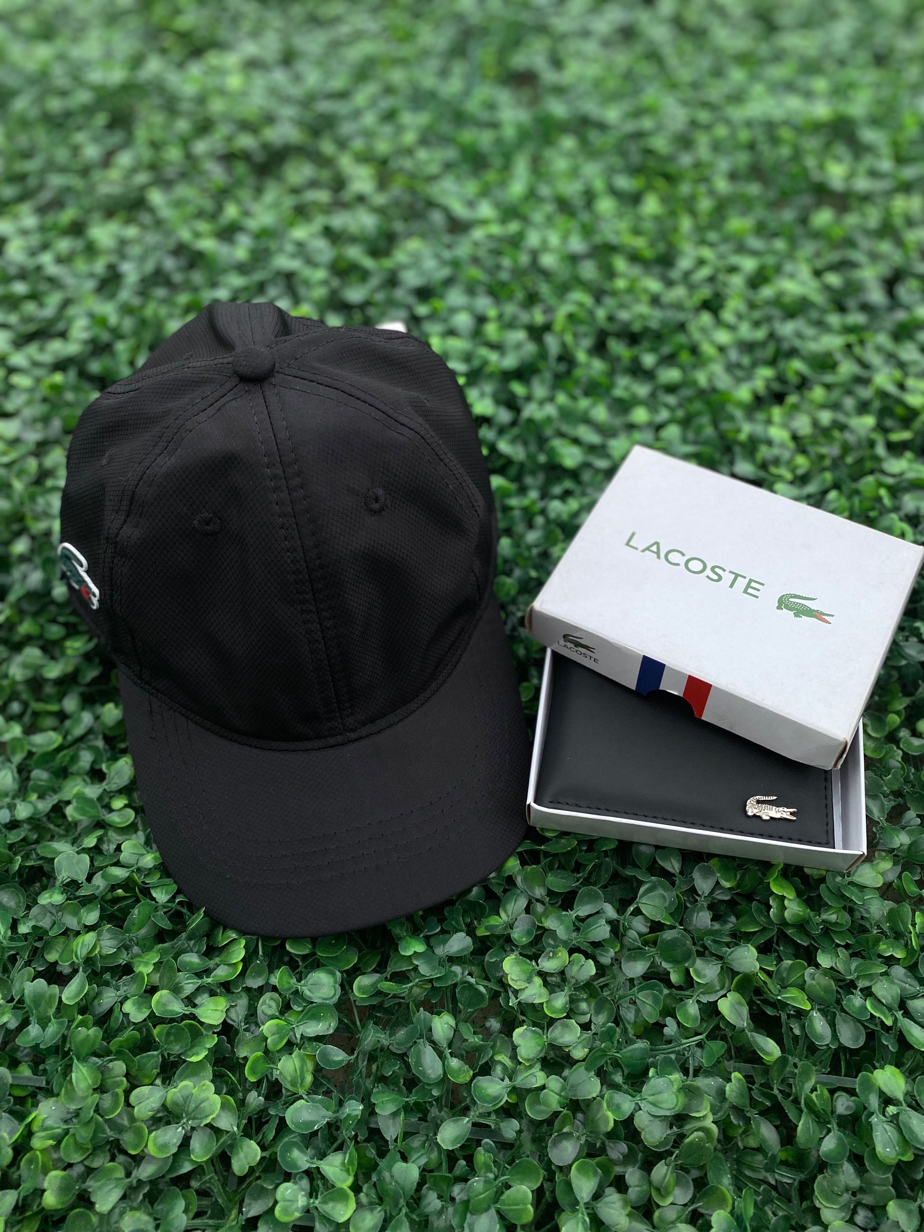 Conjunto Lacoste / Boné (BLACK) e Carteira
