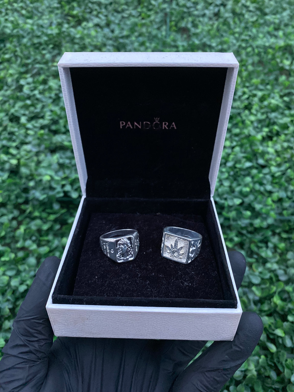 Conjunto LV / Boné e 2 Dedeiras (PODE ESCOLHER OUTRO MODELO MANDAR MENSAGEM)