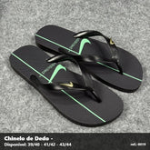 Chinelo - Nike (detalhe verde)